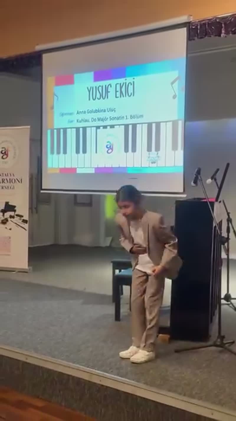 Piyano yarışmasından performans